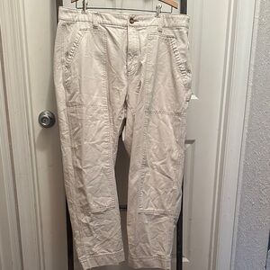 Old Navy Women’s Cream Cargo Pants